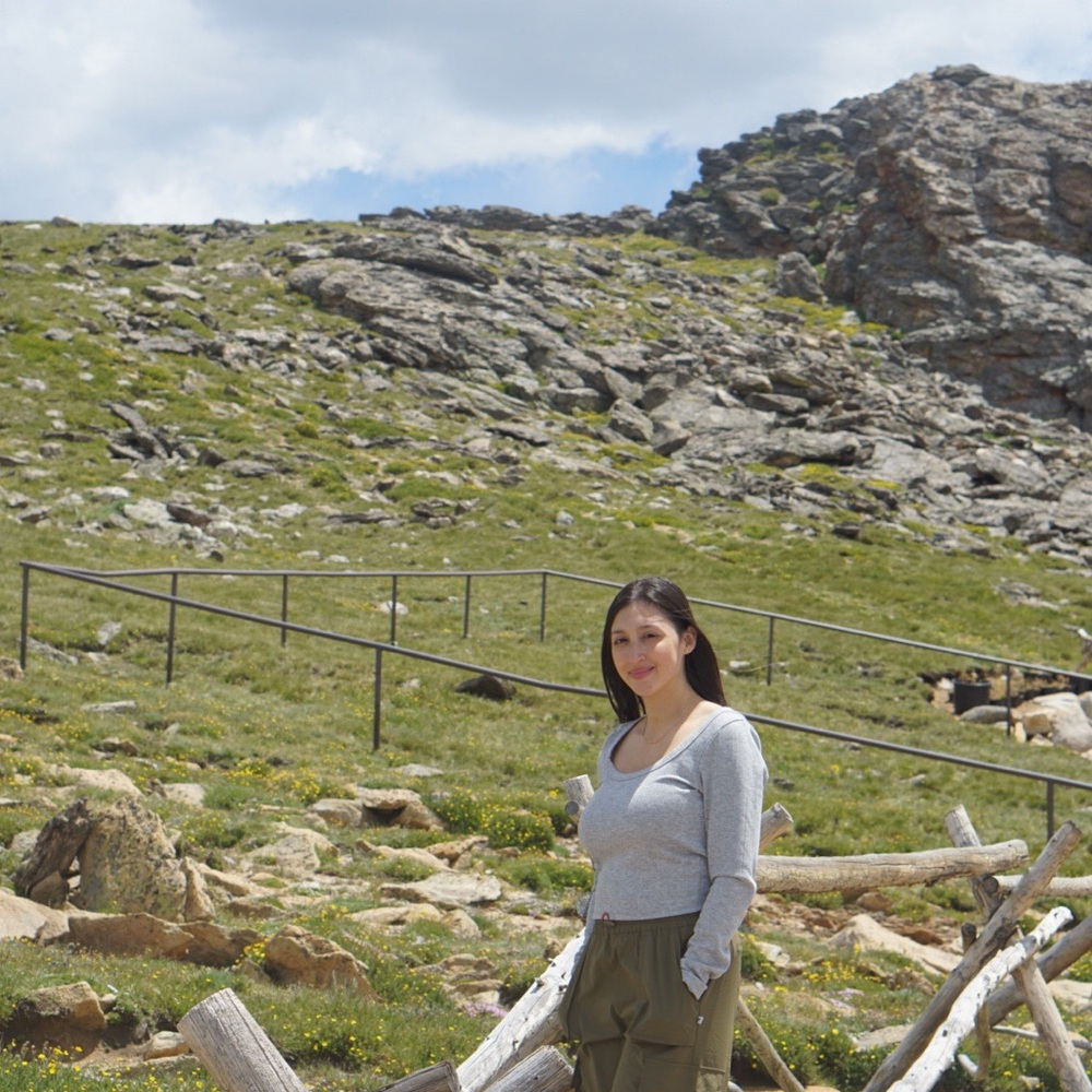 Meet your Posher, Yvette